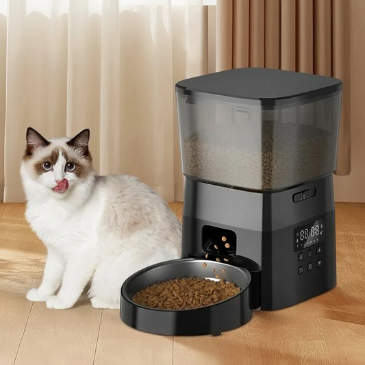This sleek ROJECO automatic feeder brings a touch of high-tech luxury to your cat’s daily routine, ensuring perfectly timed meals even when you are away.