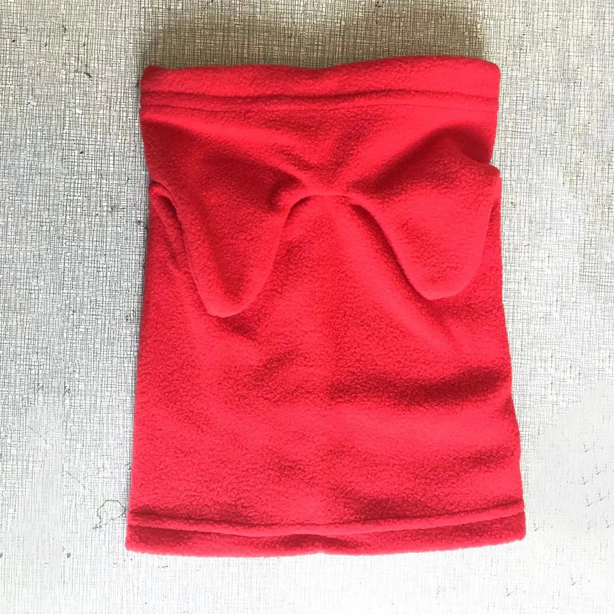 Add adorable warmth to your dog's winter look with the Cute Fleece Bat Hat for Bulldogs and Frenchies. This adjustable soft hat combines fun bat design with cozy fleece for stylish cold - weather protection. - Luxempirez