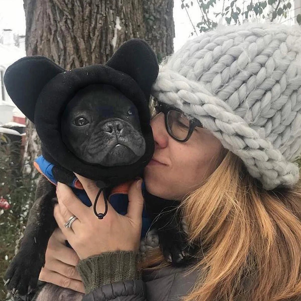 Add adorable warmth to your dog's winter look with the Cute Fleece Bat Hat for Bulldogs and Frenchies. This adjustable soft hat combines fun bat design with cozy fleece for stylish cold - weather protection. - Luxempirez