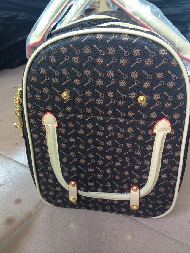 Experience ultimate elegance with this luxury pet carrier, designed for discerning owners who seek both refinement and comfort on every journey. The exclusive pattern, inspired by high - end fashion houses. - Luxempirez