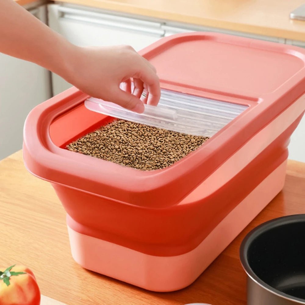 Keep your pet’s food fresh, organized, and easy to access with this 13/33 LB Collapsible Pet Food Storage Container. Designed for both cats and dogs, it offers an airtight seal and space‑saving design for modern kitchens. - Luxempirez