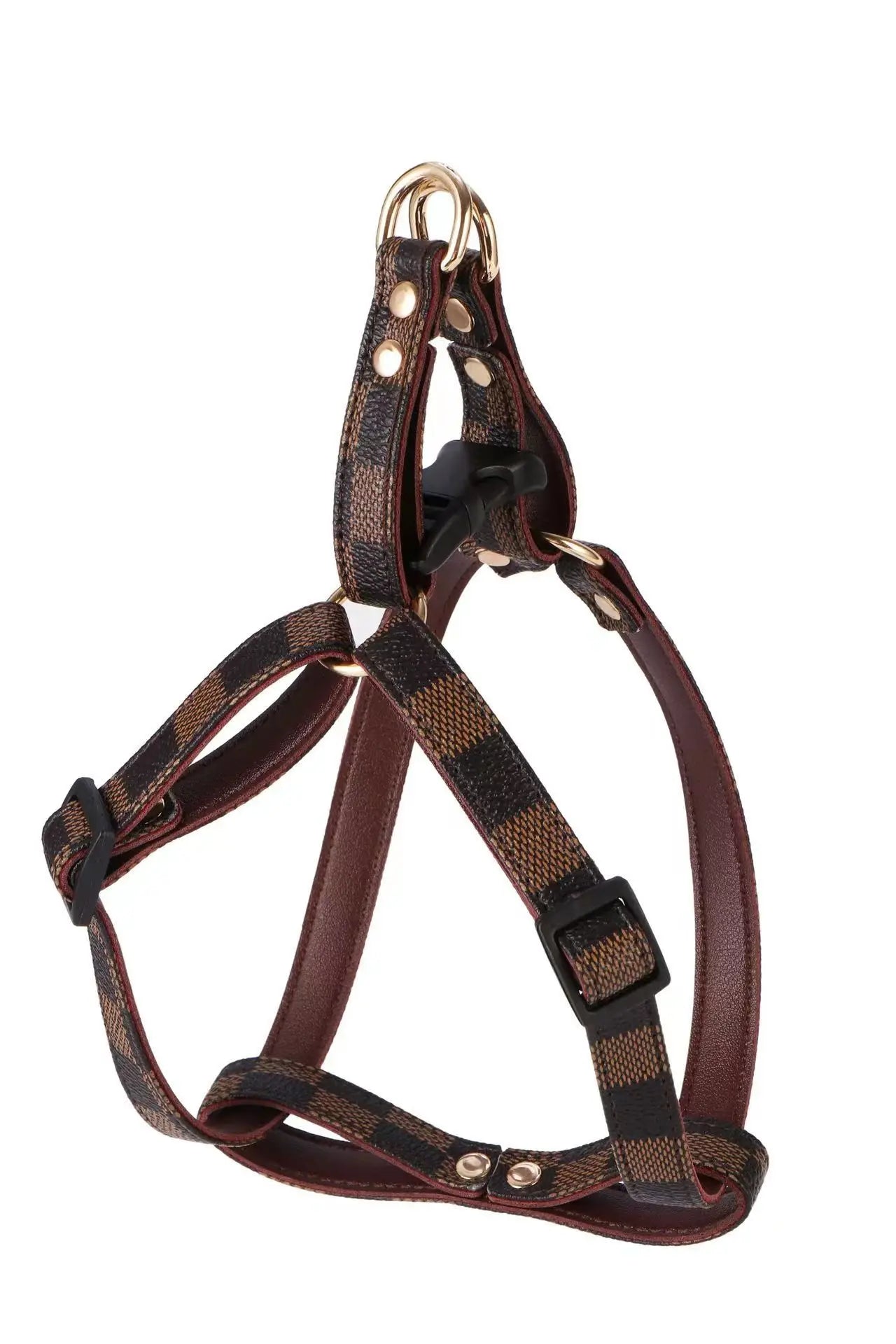 Let your dog shine with this luxury harness and leash set! Featuring an elegant design and premium materials, this set ensures both comfort and style for your furry companion. The durable hardware and secure fit make walks safer. - Luxempirez