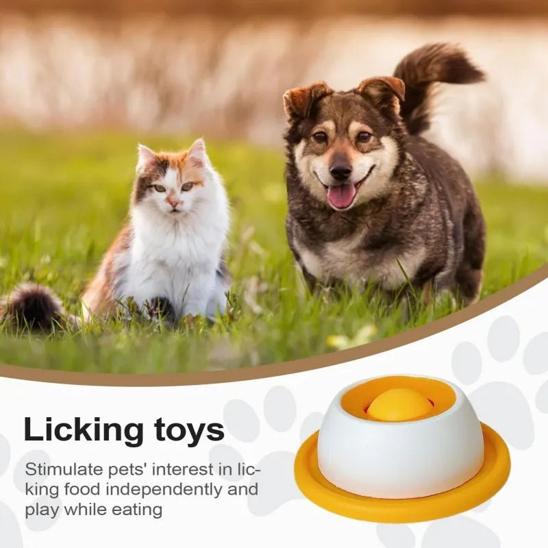 Pet licking mats are perfect to keep dogs and cats busy, calm and eating more slowly, so the text must highlight relaxation, slow feeding and fun. - Luxempirez