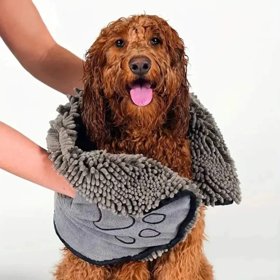 Super Absorbent Pet Bath Towel is a quick‑drying microfiber bathrobe towel that keeps dogs and cats warm, dry and comfortable after baths, swimming or rainy walks. - Luxempirez
