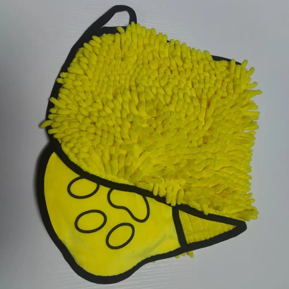 Super Absorbent Pet Bath Towel is a quick‑drying microfiber bathrobe towel that keeps dogs and cats warm, dry and comfortable after baths, swimming or rainy walks. - Luxempirez